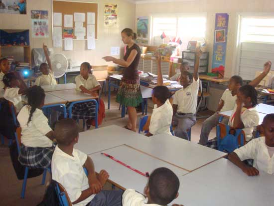 Environmental Education Intern Meghan Kelly interacting with pupils of Grade 4 at the Martin Luther King School (Photo by MLK School Teacher Stuart Johnson). epic