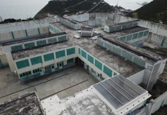 Unrest at Pointe Blanche Prison: Overcrowding Crisis Sparks Release of Overdue Inmate.