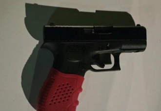 Firearm seized during controls in St. Peters.