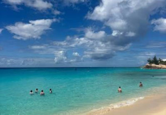 Government moves to resolve Mullet Bay vendor dispute after Landmark Court Ruling.