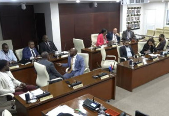 Minister of VSA Avoids No-Confidence Motion as Parliament Postpones Meeting.