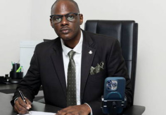 Minister Brug urges employers and employees to respect labor laws and report abuse through official channels.